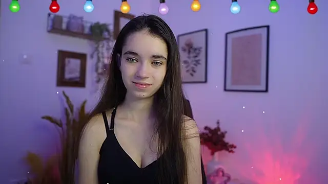 Snapshot of Gia_Paige18 chatting on 12.16.25 Gia Paige18 online show from 12.16.25