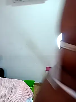ELLA KELLY online show from 04.29.26