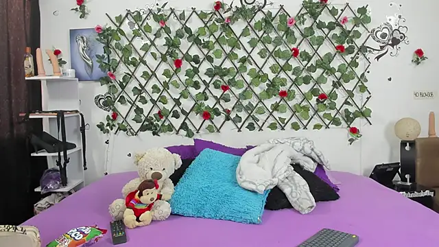 1lovelygirls online show from 12.27.24