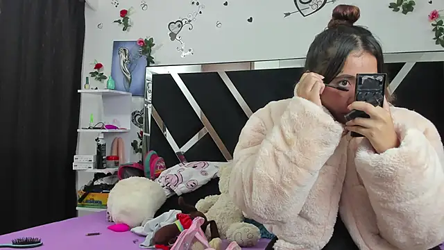 1lovelygirls online show from 01.22.25