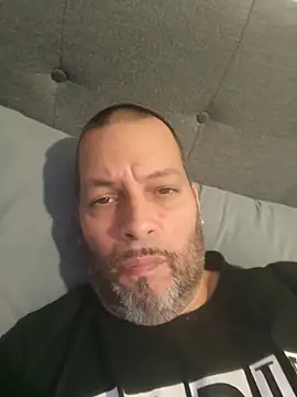 Snapshot of Just2much chatting on 02.09.26 Just2much online show from 02.09.26