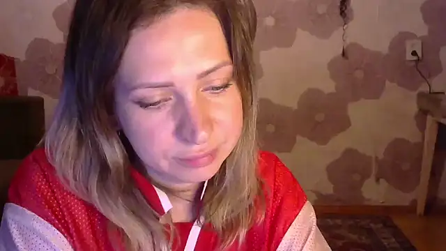 Snapshot of Queen_Daenerys chatting on 09.10.25 Queen Daenerys online show from 09.10.25