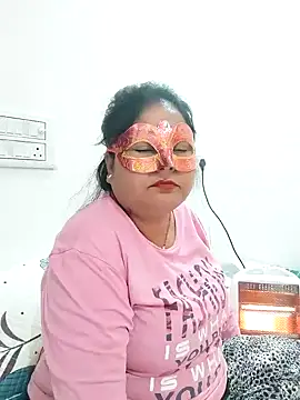 Snapshot of BBW_HOT_COUPLE chatting on 01.02.25 BBW HOT COUPLE online show from 01.02.25