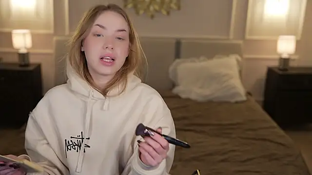 Snapshot of Linda054 chatting on 02.01.26 Linda054 online show from 02.01.26