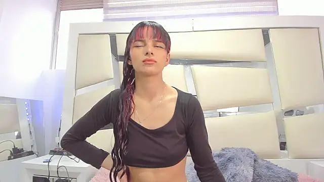 chrystal js online show from 03.18.25