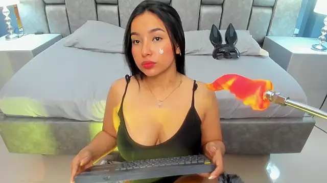 AniEvans  online show from 02.16.26