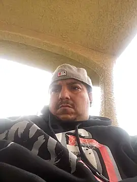 Snapshot of valleyoneofakind chatting on 12.28.24 valleyoneofakind online show from 12.28.24