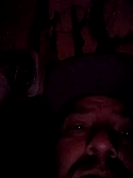 Snapshot of valleyoneofakind chatting on 10.07.25 valleyoneofakind online show from 10.07.25