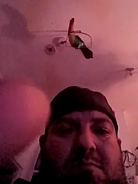 Snapshot of valleyoneofakind chatting on 10.24.25 valleyoneofakind online show from 10.24.25