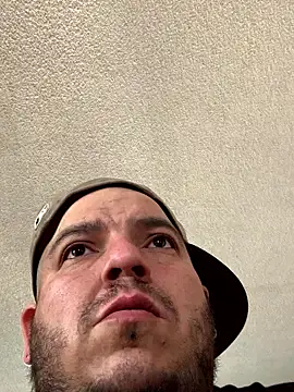 Snapshot of valleyoneofakind chatting on 01.12.26 valleyoneofakind online show from 01.12.26