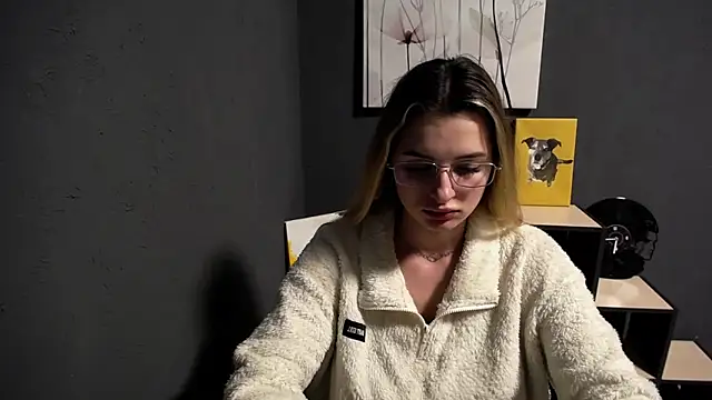 lady olivia  online show from 04.22.26