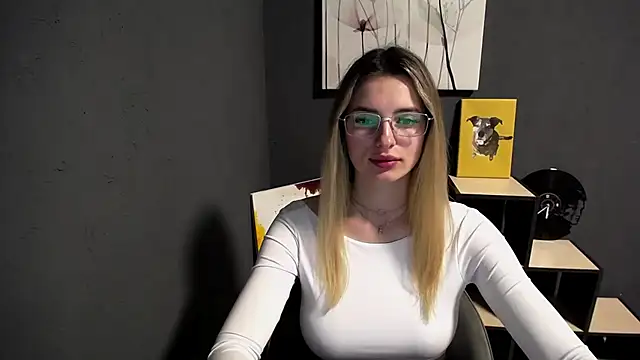 Snapshot of lady_olivia_ chatting on 05.09.26 lady olivia online show from 05.09.26