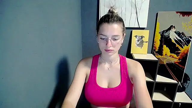 Snapshot of lady_olivia_ chatting on 06.23.26 lady olivia online show from 06.23.26