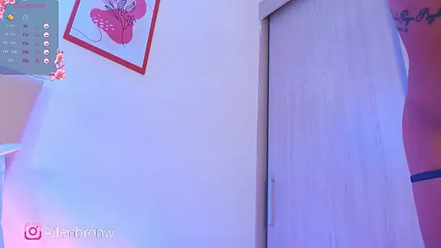 Snapshot of elianabrown chatting on 12.22.24 elianabrown online show from 12.22.24