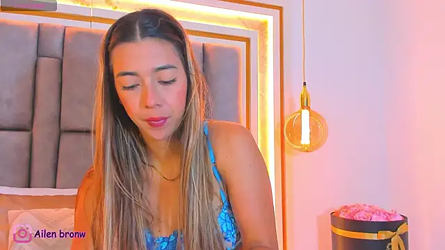 Snapshot of elianabrown chatting on 09.22.25 elianabrown online show from 09.22.25