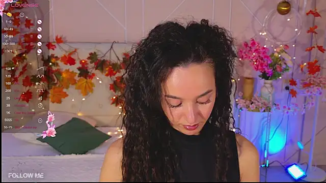 Snapshot of Lolly_Neal chatting on 11.24.25 Lolly Neal online show from 11.24.25