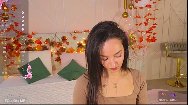 Snapshot of Lolly_Neal chatting on 11.30.25 Lolly Neal online show from 11.30.25