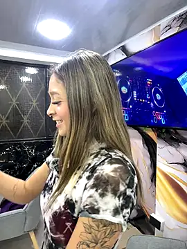 Victoria Adams14 online show from 01.08.26