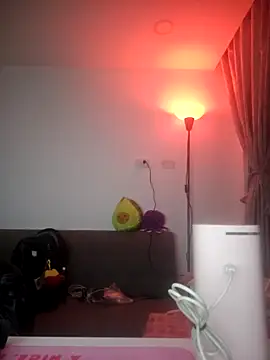 Snapshot of azumiichan chatting on 12.16.25 azumiichan online show from 12.16.25