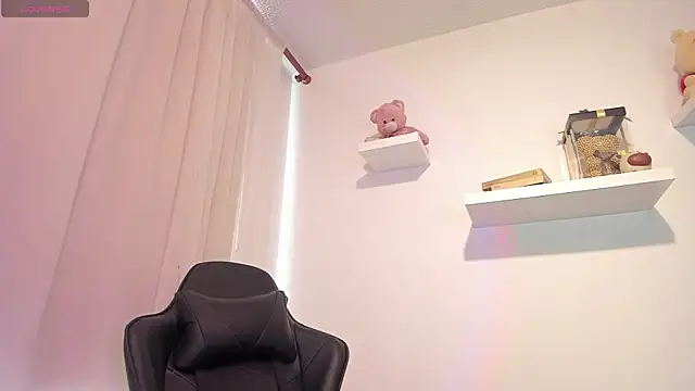 Snapshot of I_am_tori chatting on 01.29.25 I am tori online show from 01.29.25