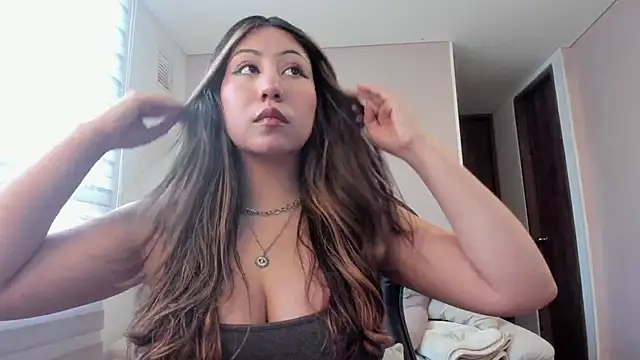 I am tori online show from 04.20.26