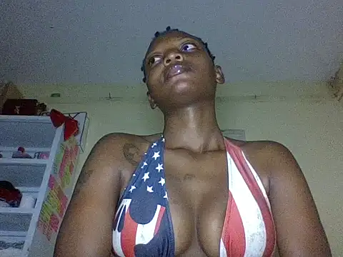 Snapshot of hot_nina chatting on 12.03.25 hot nina online show from 12.03.25