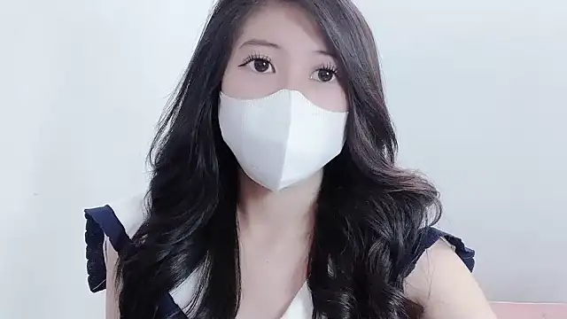 Snapshot of tanhxiu chatting on 09.30.25 tanhxiu online show from 09.30.25