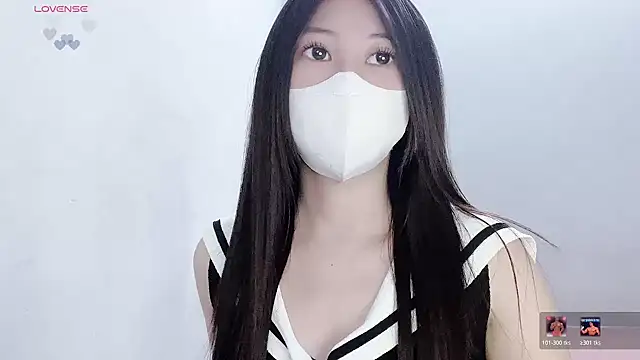 Snapshot of tanhxiu chatting on 12.16.25 tanhxiu online show from 12.16.25