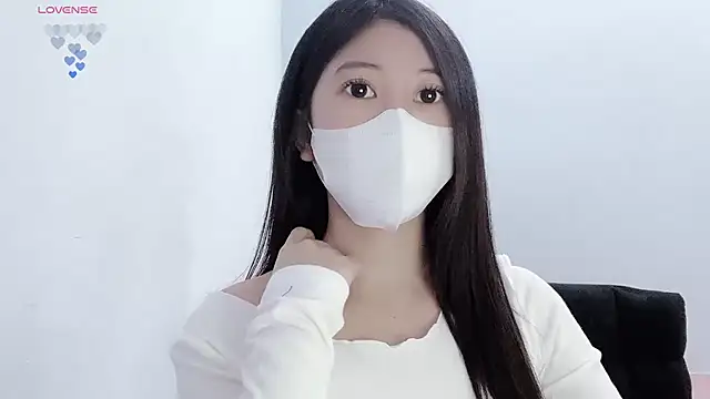 Snapshot of tanhxiu chatting on 12.20.25 tanhxiu online show from 12.20.25