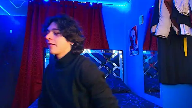 Snapshot of Luke_Howland chatting on 03.10.25 Luke Howland online show from 03.10.25