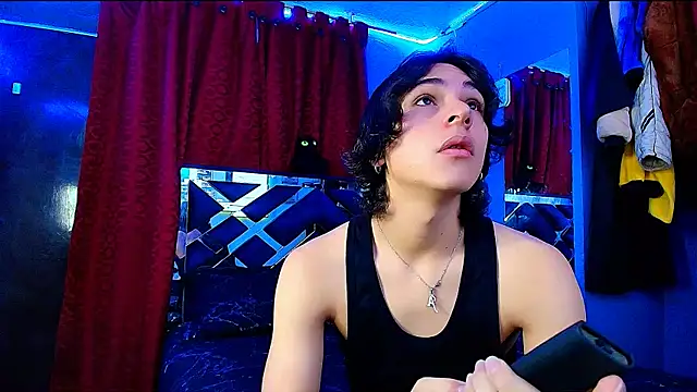 Snapshot of Luke_Howland chatting on 03.20.25 Luke Howland online show from 03.20.25