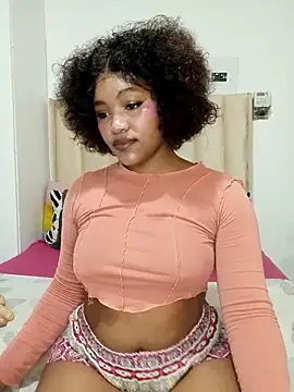 Snapshot of charmainexxx chatting on 12.17.25 charmainexxx online show from 12.17.25