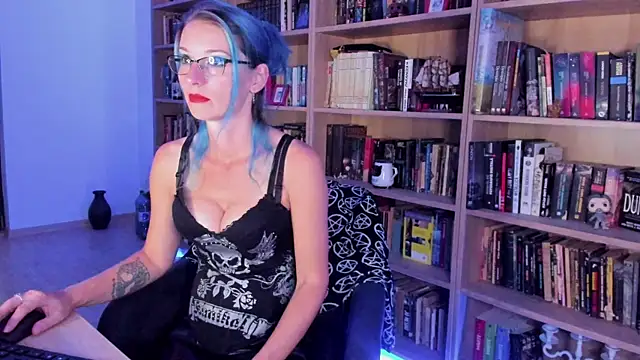 Queen of Hearts1 online show from 09.10.25