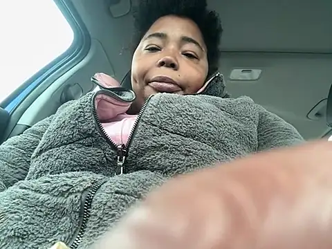 JCCaramelbarbie1 online show from 12.16.24