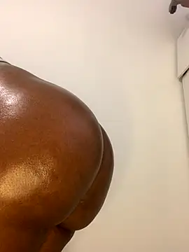 Snapshot of Africanbootie chatting on 11.16.25 Africanbootie online show from 11.16.25