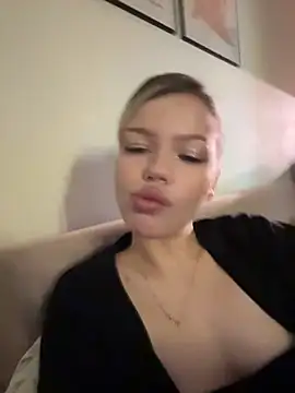 TinyTrixi online show from 02.02.26