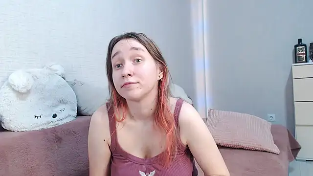 Snapshot of lovely_hayley chatting on 04.10.26 lovely hayley online show from 04.10.26
