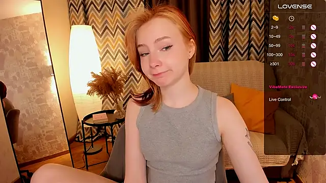 Snapshot of LanaBlu_ chatting on 02.06.25 LanaBlu online show from 02.06.25