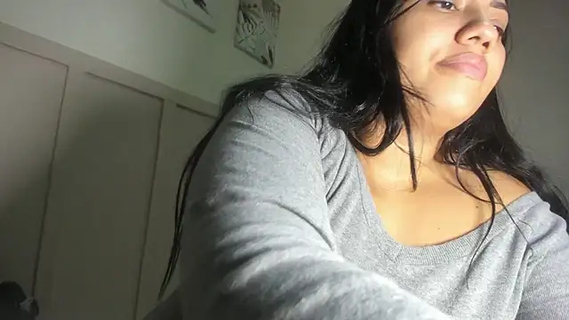 Snapshot of AvrilRizoX chatting on 12.14.24 AvrilRizoX online show from 12.14.24