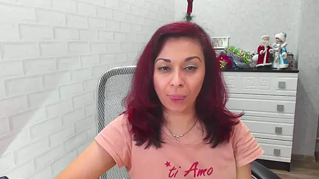 Snapshot of TeasyLana chatting on 01.02.25 TeasyLana online show from 01.02.25