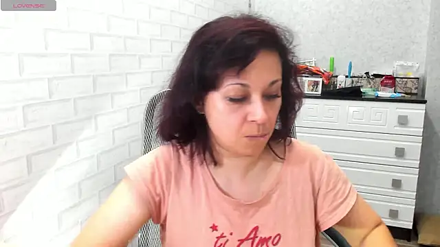 Snapshot of TeasyLana chatting on 02.16.26 TeasyLana online show from 02.16.26