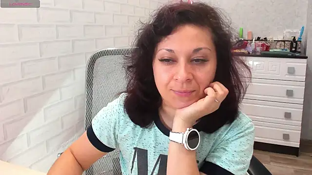 TeasyLana online show from 05.07.26