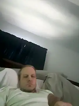 Snapshot of VixyGang chatting on 01.16.26 VixyGang online show from 01.16.26