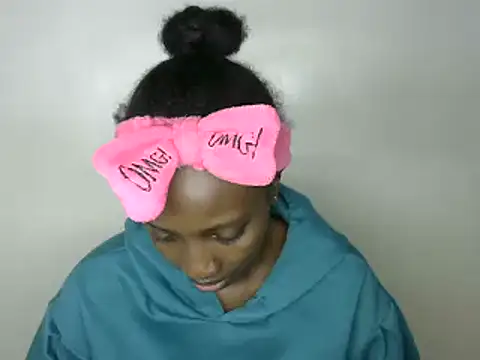 sweet-petite online show from 01.23.25