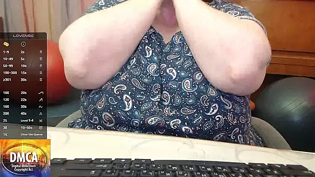 Snapshot of RoseRed69 chatting on 02.18.25 RoseRed69 online show from 02.18.25