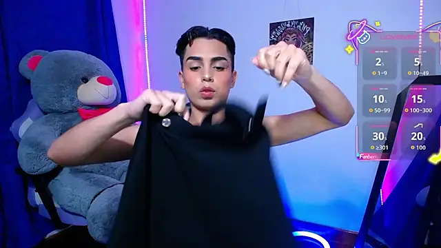 Snapshot of OwenBluee chatting on 06.01.26 OwenBluee online show from 06.01.26