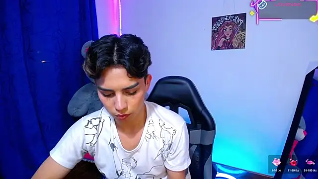 Snapshot of OwenBluee chatting on 06.09.26 OwenBluee online show from 06.09.26