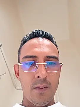 Snapshot of paisa233 chatting on 09.08.25 paisa233 online show from 09.08.25