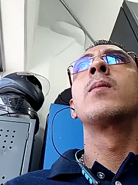 Snapshot of paisa233 chatting on 10.09.25 paisa233 online show from 10.09.25