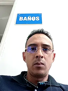 Snapshot of paisa233 chatting on 10.21.25 paisa233 online show from 10.21.25